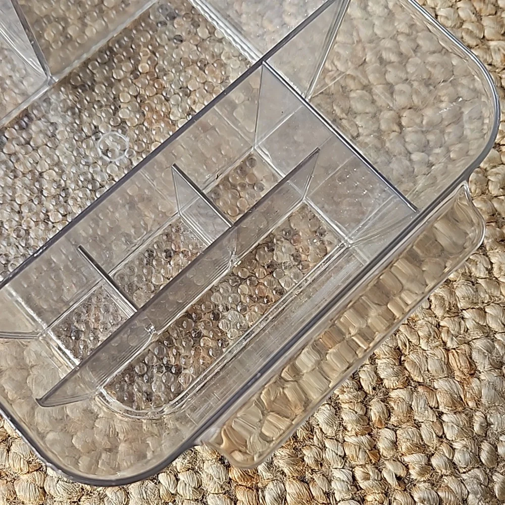 O) Acrylic organizer